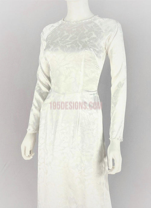 Áo Dài Gấm Trắng Cổ Tròn Đính Hột Bẹt - White Ao Dai