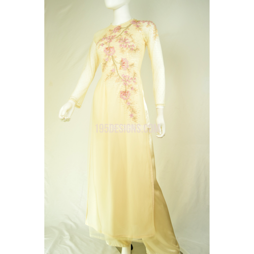 ÁO DÀI Kem Vàng Kết Cườm Tay Von Chấm Bi Vàng | Ivory AO DAI Gold Pearl pink Flower