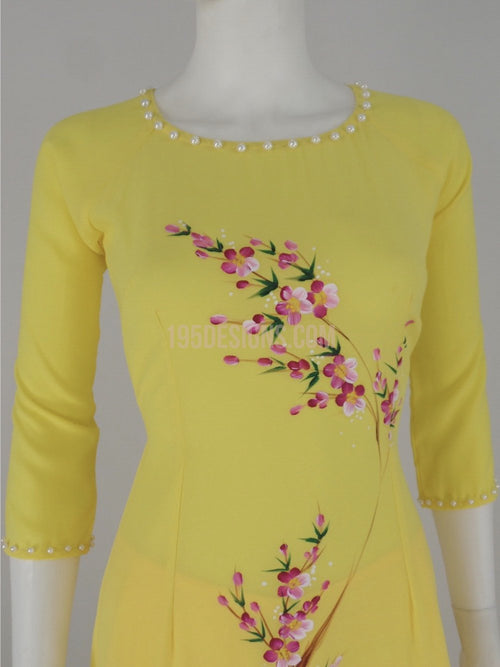 Áo dài vàng vẽ hoa đào | Yellow Vietnamese Ao Dai