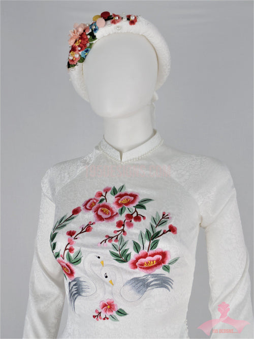 Áo Dài gấm trắng thêu đôi chim Thiên Nga  - White brocade Ao Dai Vietnamese long dress