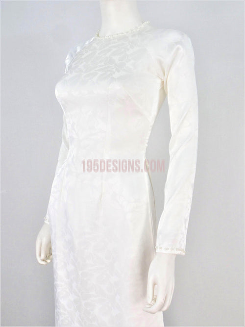 Áo Dài Gấm Trắng Cổ Kiềng Đính Hột Bẹt - White Ao Dai